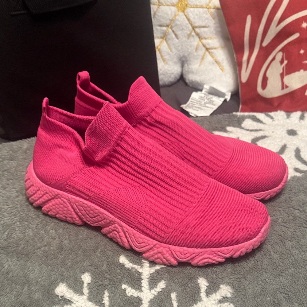 Stylish Pink Women's Slip-On Sneakers
